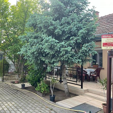 Márkus Vendégház Hajdúszoboszló Esterno foto